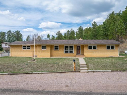 17 Clay St, Custer, SD, 57730-1037 | Card Image