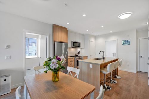 311-707 Como Lake Ave, Coquitlam, BC, V3J0J5 | Card Image