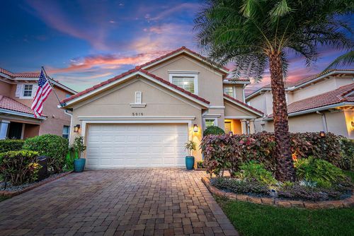 5919 Se Crooked Oak Ave, Hobe Sound, FL, 33455-8311 | Card Image