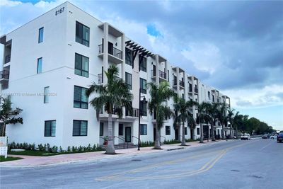 409 - 8167 Nw 41st St, Condo with 3 bedrooms, 2 bathrooms and null parking in Doral FL | Image 1