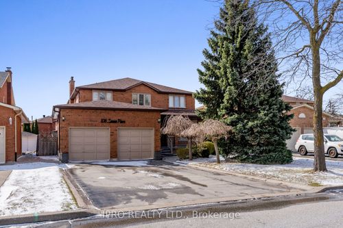 108 Zinnia Pl, Woodbridge, ON, L4L6G5 | Card Image