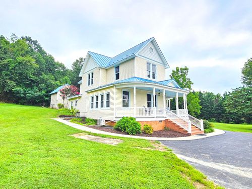 408 Cumberland Ave, New Castle, VA, 24127-7679 | Card Image