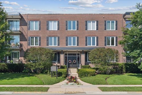 211-1350 N Western Avenue, Lake Forest, IL, 60045 | Card Image