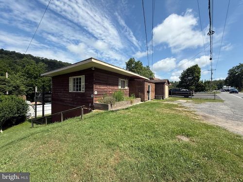892 S Washington St, BERKELEY SPRINGS, WV, 25411-1030 | Card Image