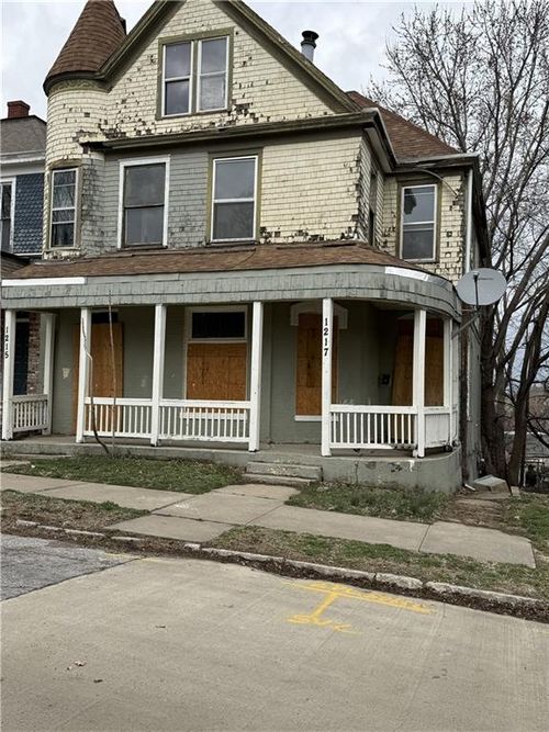1215 Sylvanie St, Saint Joseph, MO, 64501-2850 | Card Image