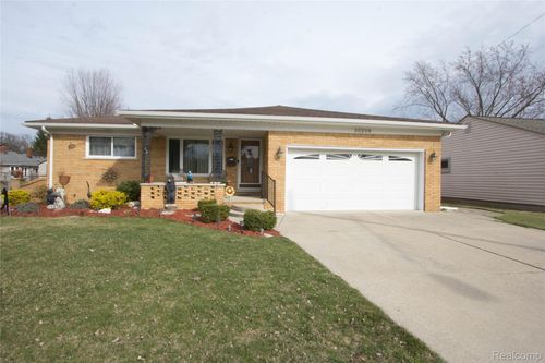 30208 Maplegrove St, Saint Clair Shores, MI, 48082-2626 | Card Image
