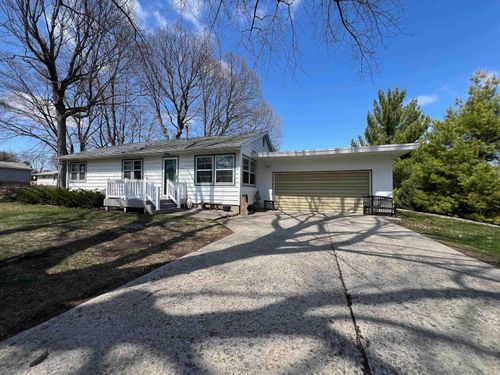 505 W Clark St, Fayette, IA, 52142-9734 | Card Image