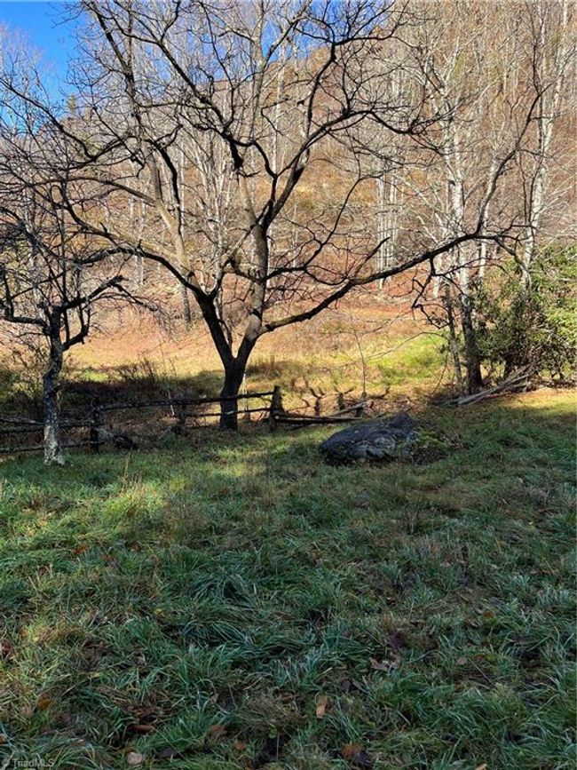 1972 Big Horse Creek Rd, House other with 3 bedrooms, 2 bathrooms and null parking in Lansing NC | Image 20