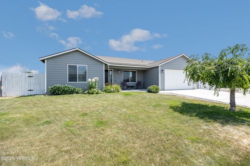 5421 Jackson Ln, Pasco, WA, 99301-9755 | Card Image