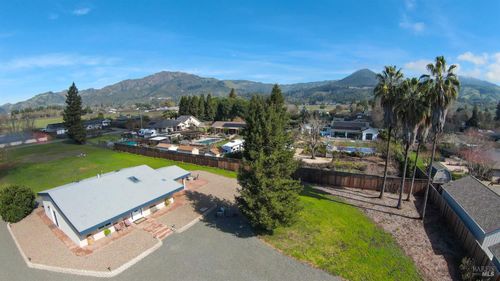 390 Treehaven Lane, Kenwood, CA, 95452 | Card Image