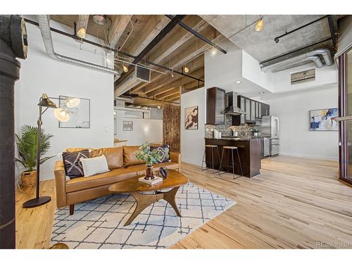 215-1020 15th St, Denver, CO, 80202-2328 | Card Image