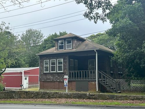 52 Hathaway Rd, Dartmouth, MA, 02747-2712 | Card Image