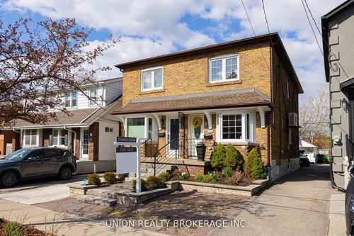 154 Blantyre Ave, Scarborough, ON, M1N2R5 | Card Image