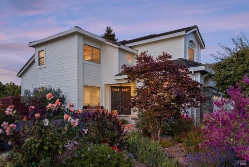 520 Almanor Street, Petaluma, CA, 94954 | Card Image