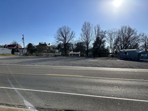 325 W College St, Pulaski, TN, 38478-3711 | Card Image