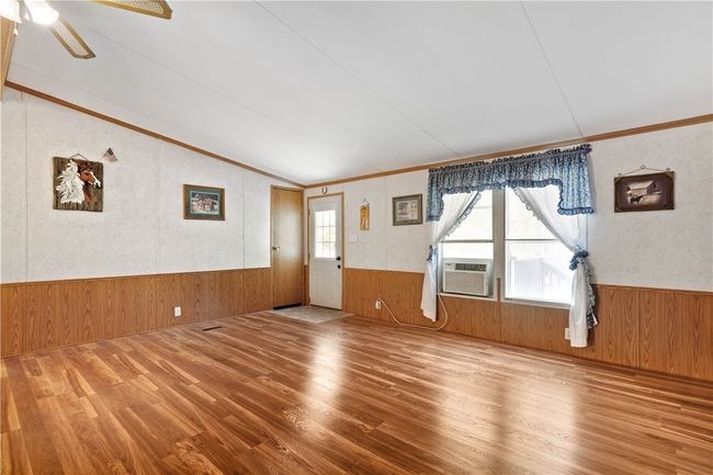 153 Wash Run Rd, House other with 3 bedrooms, 2 bathrooms and 3 parking in Indian Head PA | Image 7