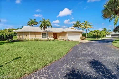 550 Forest Hills Blvd, NAPLES, FL, 34113-7548 | Card Image