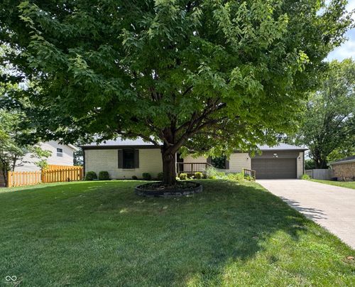 11 N Restin Rd, Greenwood, IN, 46142-8583 | Card Image