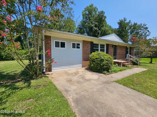 39 Cornell Dr, Jacksonville, NC, 28546-5406 | Card Image