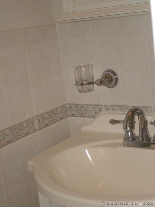 UNIT-17-6 - 55 Mill Plain Rd, Condo with 3 bedrooms, 3 bathrooms and 1 parking in Danbury CT | Image 14