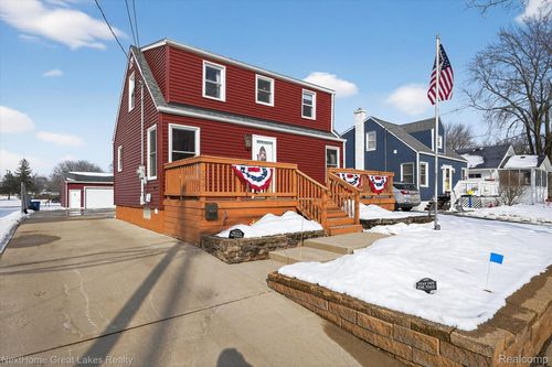 726 W 2nd St, Davison, MI, 48423-1370 | Card Image