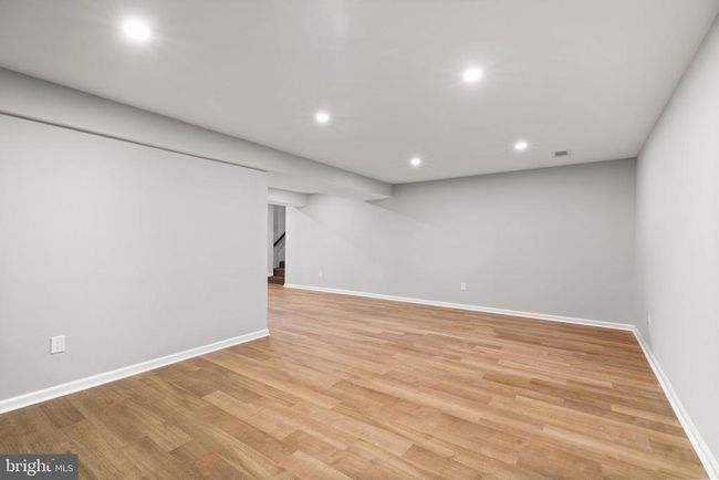 7517 Todd Pl, House other with 5 bedrooms, 3 bathrooms and null parking in MANASSAS VA | Image 37