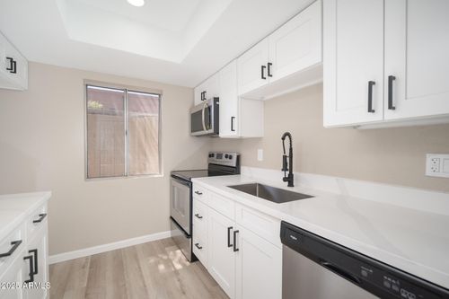 3-1620 E Cambridge Ave, Phoenix, AZ, 85006-1200 | Card Image