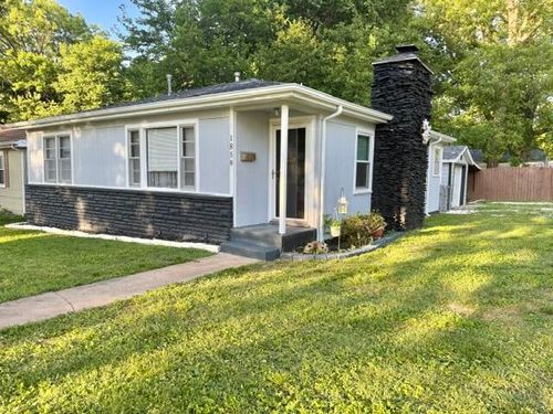 1858 S Franklin Ave, Springfield, MO, 65807-2412 | Card Image