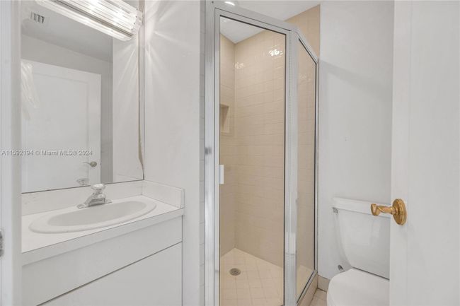 8B - 10101 Collins Ave, Condo with 2 bedrooms, 3 bathrooms and null parking in Bal Harbour FL | Image 52