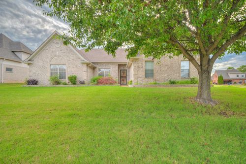 130 Pinehurst Dr, Oakland, TN, 38060-3368 | Card Image