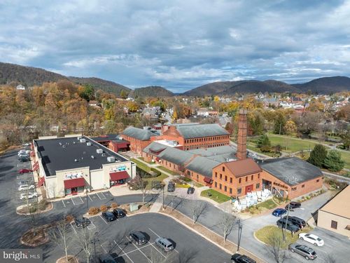 100 Match Factory Pl, BELLEFONTE, PA, 16823-1367 | Card Image