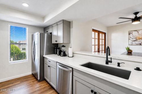 316-7510 E Thomas Rd, Scottsdale, AZ, 85251-7915 | Card Image