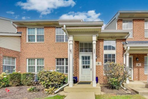 8 Donald Ct, Elmhurst, IL, 60126-5618 | Card Image