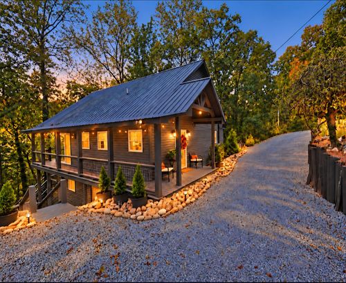1337 Lakeside Dr, Smithville, TN, 37166-7502 | Card Image