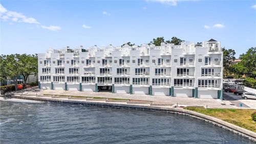 apt-27-4950 Bayshore Blvd, TAMPA, FL, 33611-3818 | Card Image