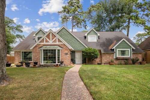 5506 Boyce Springs Dr, Houston, TX, 77066-2402 | Card Image