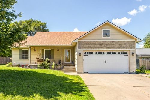 1109 Leprechaun Dr, Chapman, KS, 67431-8979 | Card Image