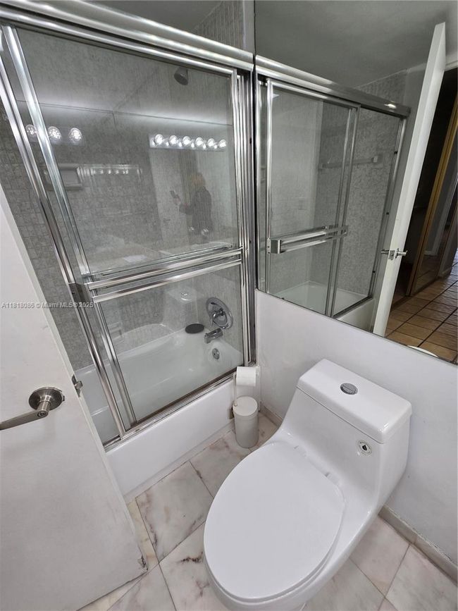 APT-6A - 150 Se 25 Th Rd, Condo with 2 bedrooms, 2 bathrooms and null parking in Miami FL | Image 6