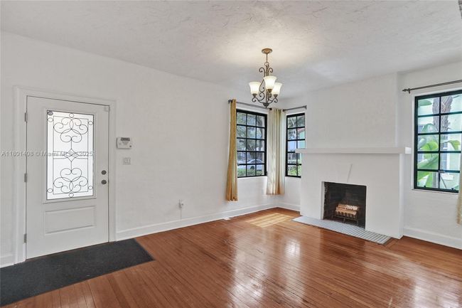 817 Lorca St, House other with 3 bedrooms, 1 bathrooms and null parking in Coral Gables FL | Image 6