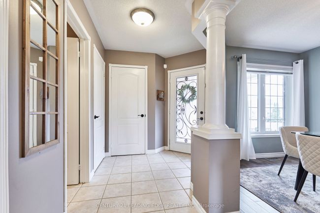 31 Aster Cres, House other with 3 bedrooms, 4 bathrooms and 2 parking in Whitby ON | Image 5