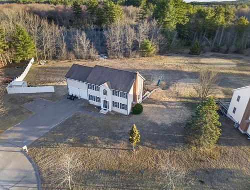 43 Mohawk Dr, Gardner, MA, 01440-2964 | Card Image
