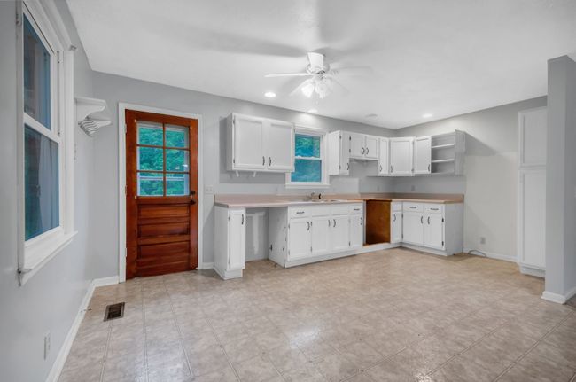 1010 Highway 96 N, House other with 3 bedrooms, 2 bathrooms and 1 parking in Fairview TN | Image 8