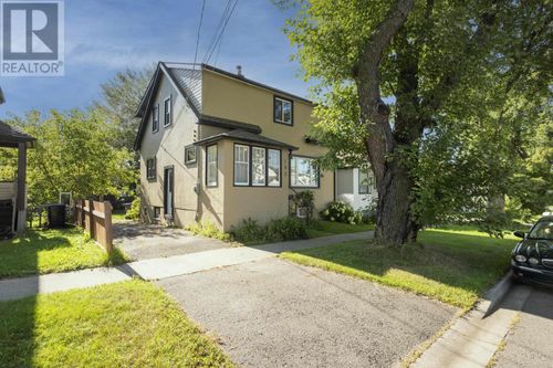105 Machar Ave, Thunder Bay, ON, P7B2Y5 | Card Image