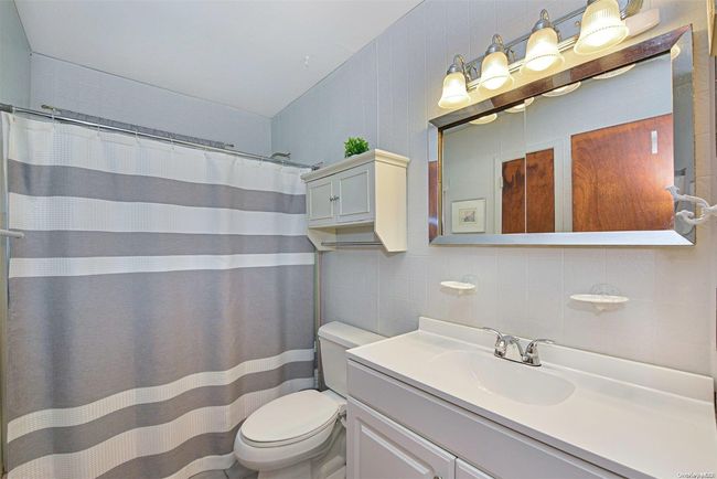 Hall Full Bath | Image 13