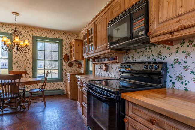 673 Route 121 E, House other with 5 bedrooms, 3 bathrooms and null parking in Grafton VT | Image 20