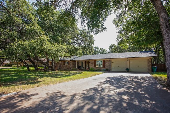 1309 Cliff Dr, House other with 3 bedrooms, 3 bathrooms and null parking in Graham TX | Image 18