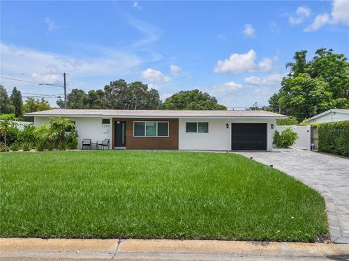 3295 57th St N, St Petersburg, FL, 33710-2533 | Card Image