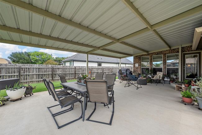 507 Navajo Trl, House other with 3 bedrooms, 2 bathrooms and 2 parking in McGregor TX | Image 4