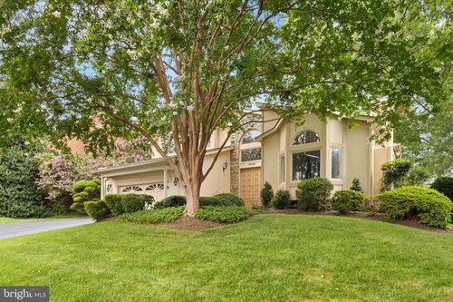 7204 Elizabeth Dr, Mclean, VA, 22101-2627 | Card Image