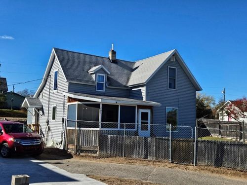 203 Sand Lake Ave Sw, Bagley, MN, 56621-8740 | Card Image